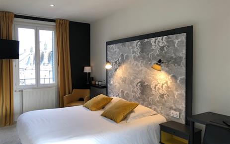 Chambre N°3  (Côté Rue, Étage n°2)
