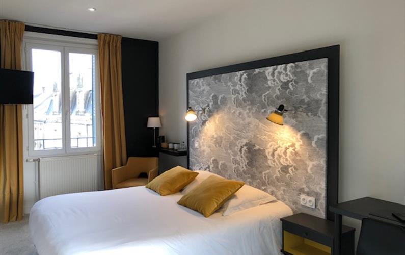 Chambre N°3  (Côté Rue, Étage n°2)