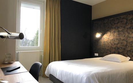 Chambre N°10  (Côté Cour, Étage n°2)