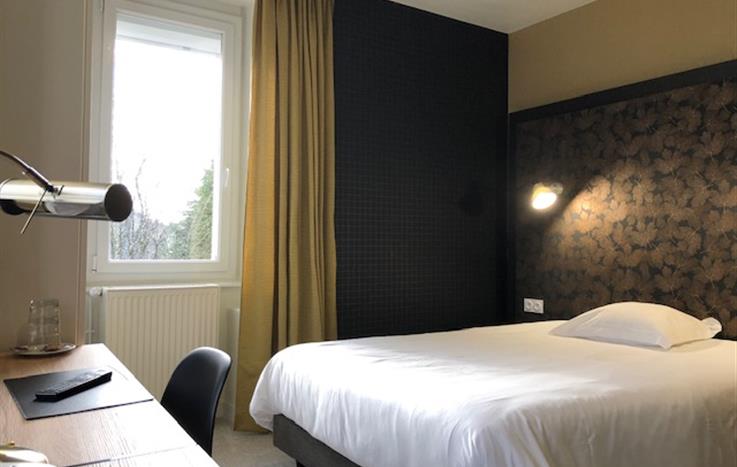 Chambre N°10  (Côté Cour, Étage n°2)